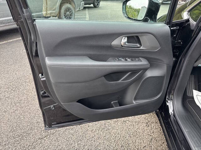 2026 Chrysler Voyager LX