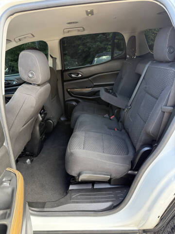 2017 GMC Acadia SLE-2