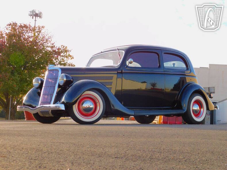 1935 Ford Tudor