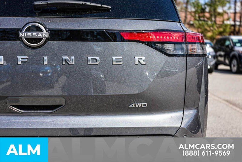 2025 Nissan Pathfinder S