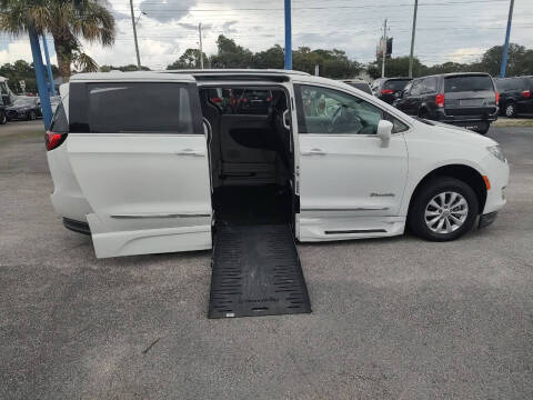 2019 Chrysler Pacifica Touring L