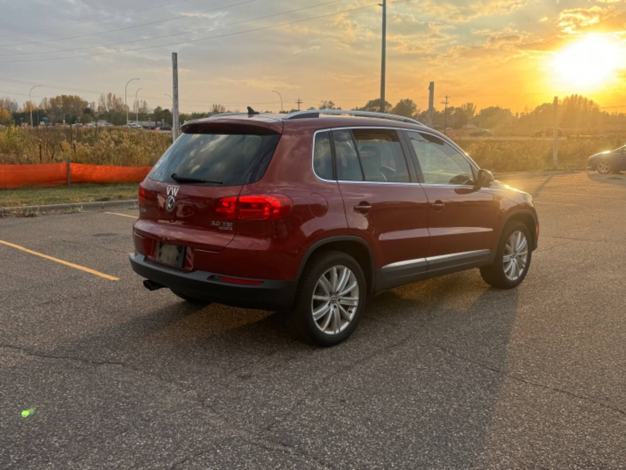 2012 Volkswagen Tiguan for sale at LUXURY IMPORTS AUTO SALES INC in Ham Lake, MN