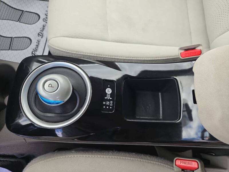 2015 Nissan LEAF SV