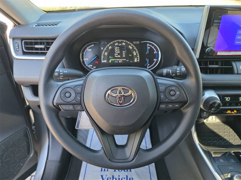 2025 Toyota RAV4 Hybrid XLE