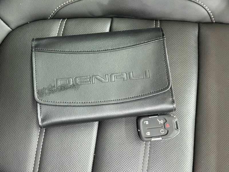 2023 GMC Acadia Denali