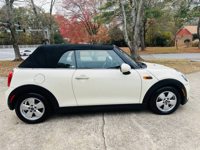 2019 MINI Convertible Base photo 12