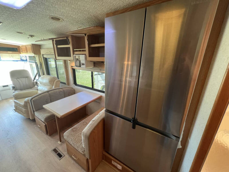 2001 Winnebago Journey 36L