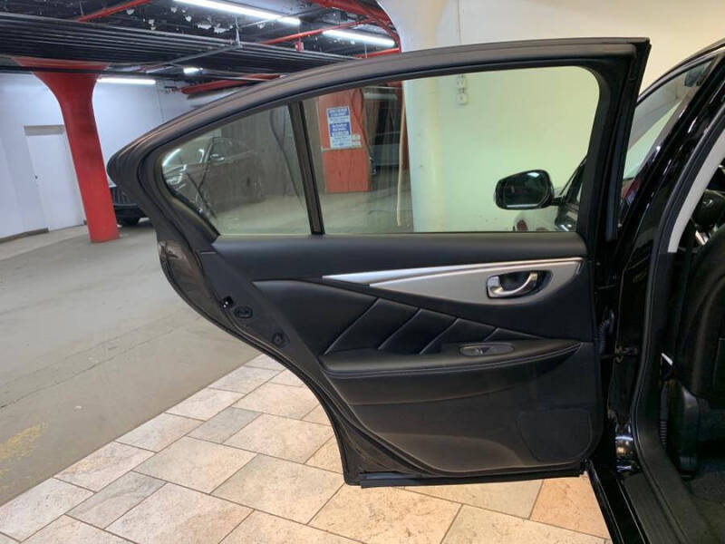 2022 Infiniti Q50 Luxe