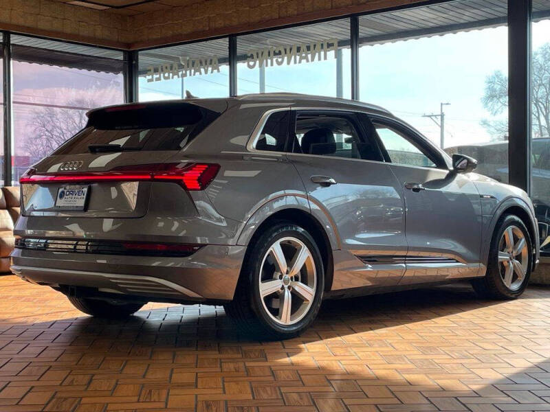 2019 Audi e-tron quattro Prestige