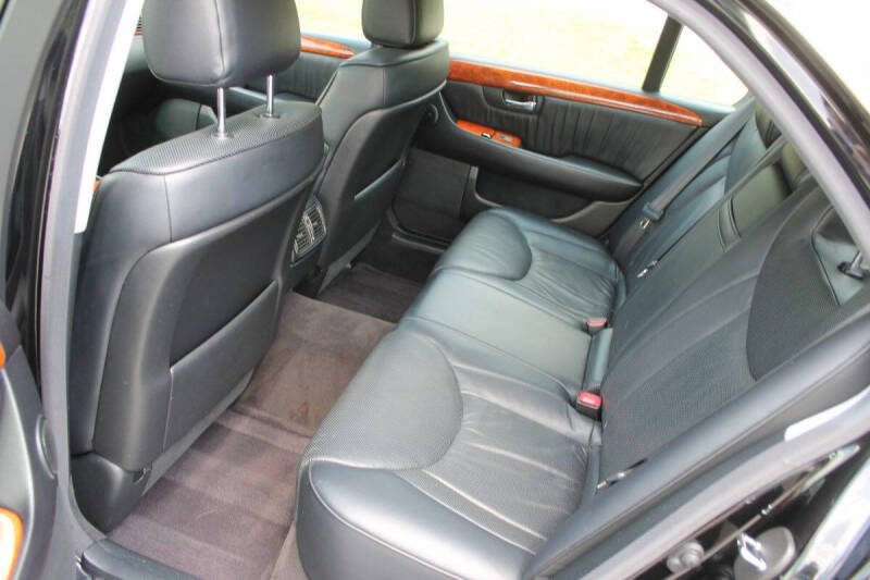 2004 Lexus LS 430