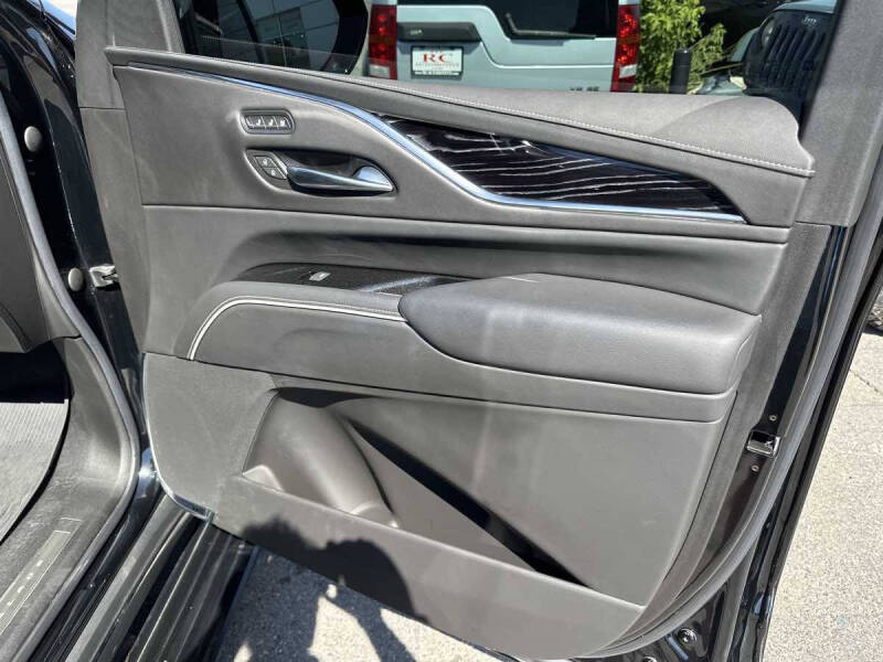 2022 Cadillac Escalade Sport