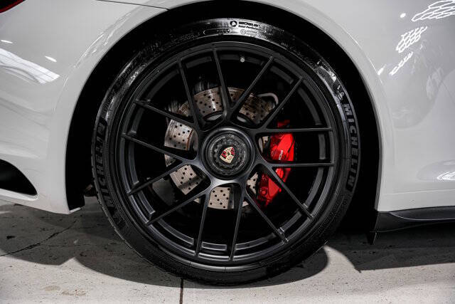 2018 Porsche 911 Carrera GTS