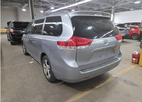 2011 Toyota Sienna LE 7-Passenger