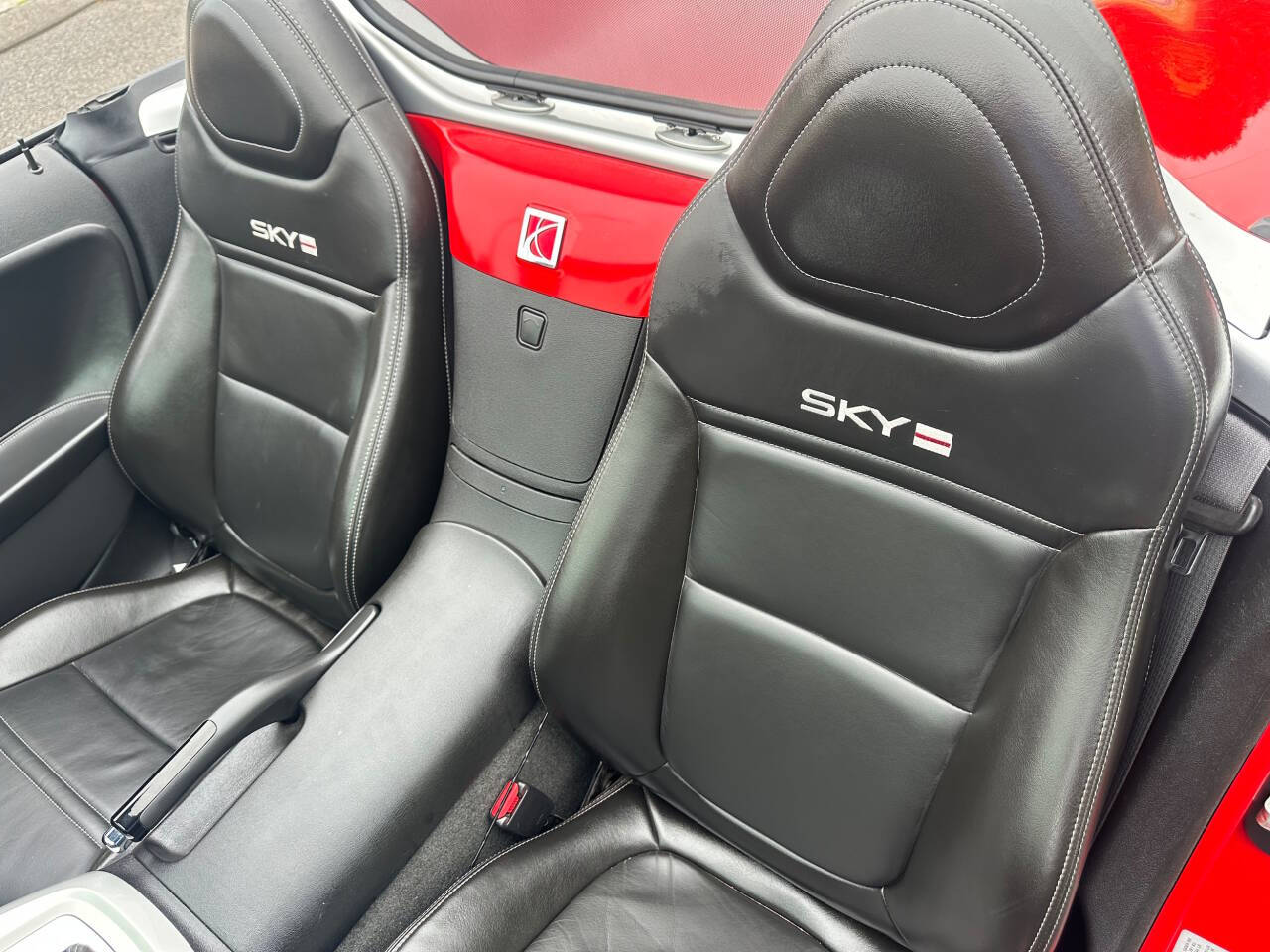 2008 Saturn SKY 35
