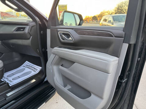 2023 Chevrolet Suburban LT