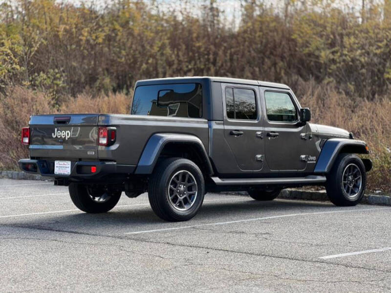 2022 Jeep Gladiator Overland