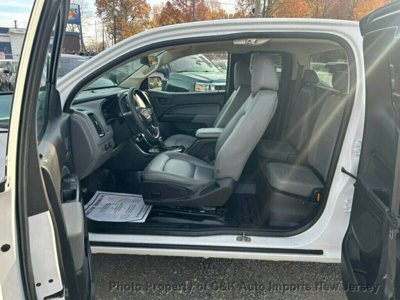 2022 GMC Canyon Elevation Standard