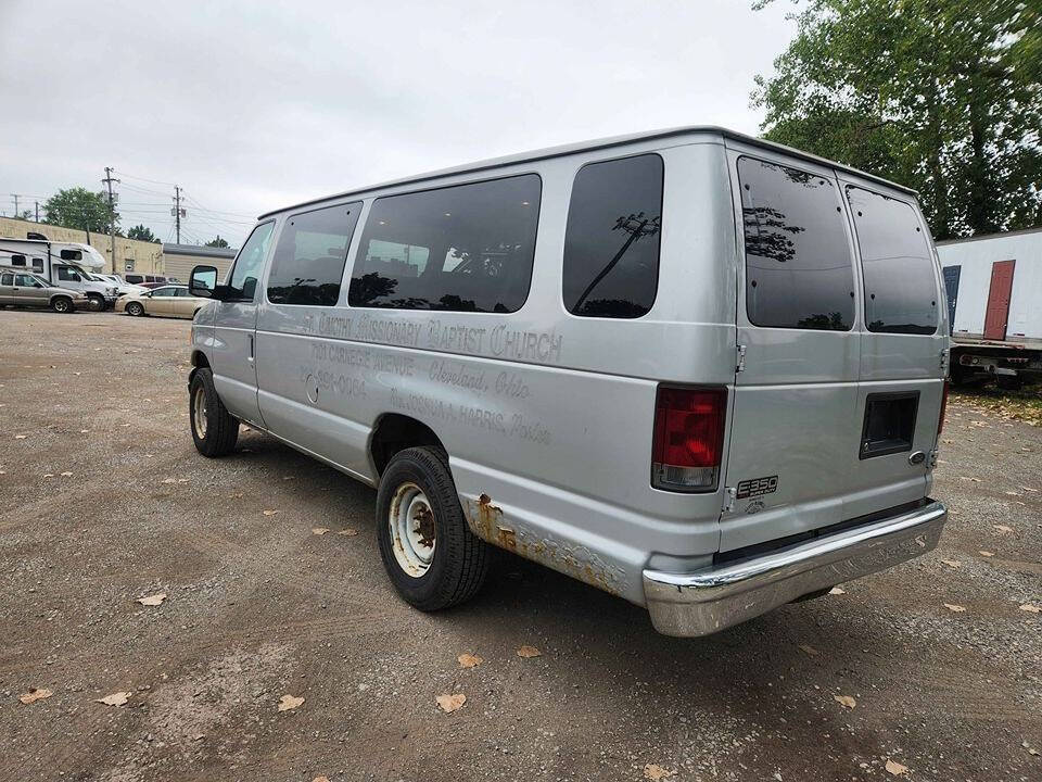 2005 Ford E-Series for sale at Sara Auto Mall, LLC in Cleveland, OH