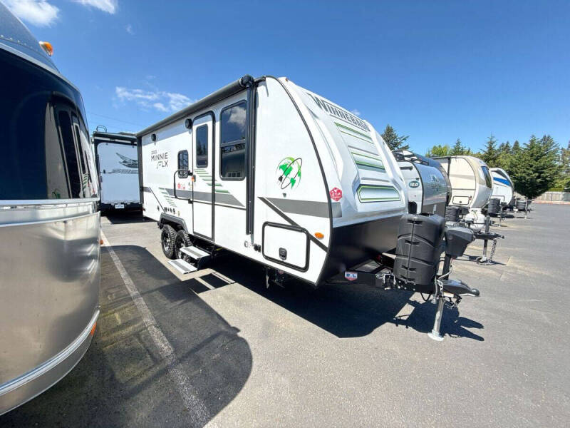 2022 Winnebago Micro Minnie FLX