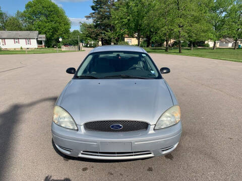 2006 Ford Taurus for sale at Grace Motors LLC in Sullivan MO