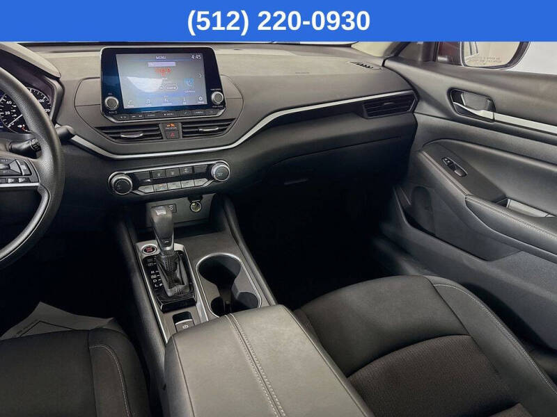 2022 Nissan Altima 2.5 SV