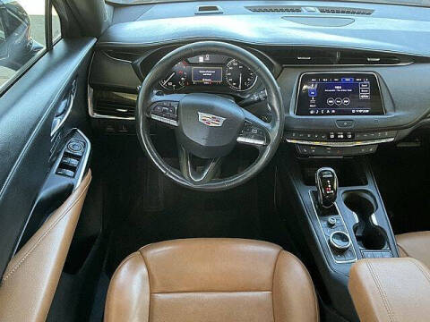 2020 Cadillac XT4 Premium Luxury