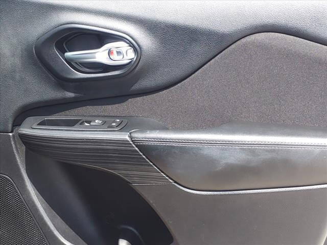 2015 JEEP Cherokee SUV / Crossover - $13,997