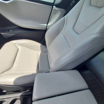 2016 Tesla Model S 90D