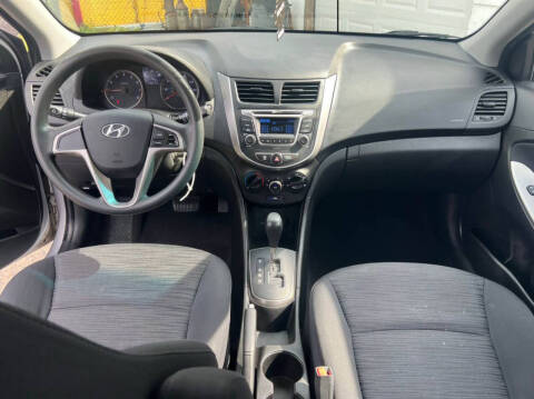 2017 Hyundai Accent SE