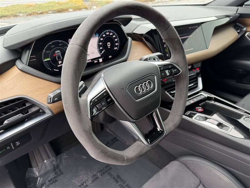 2023 Audi e-tron GT quattro Premium Plus