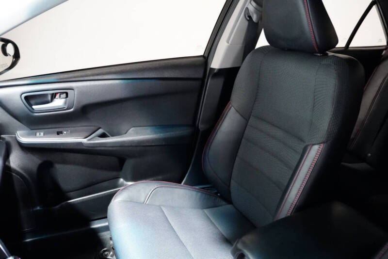 2016 Toyota Camry SE