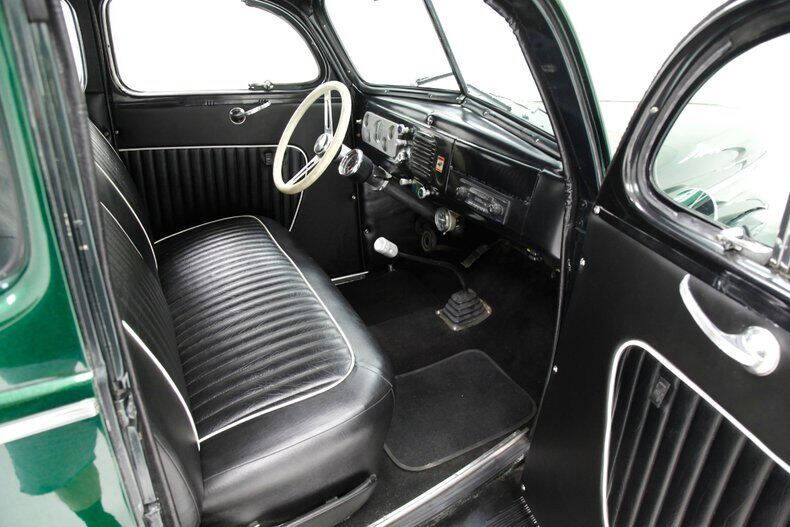 1940 Ford Deluxe
