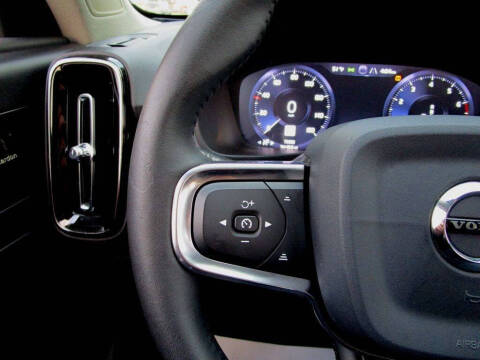 2020 Volvo XC40 T5 Momentum