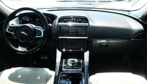 2019 Jaguar F-PACE 30t Prestige