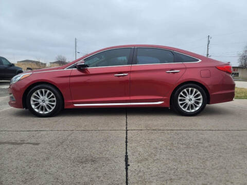 2015 Hyundai Sonata for sale at QUAD CITIES AUTO SALES in Milan IL