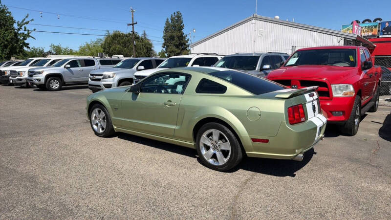 2006 Ford Mustang GT Deluxe