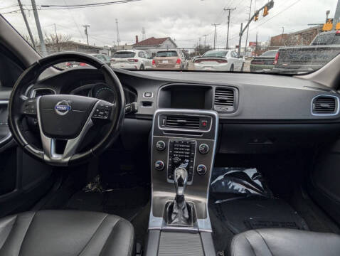 2015 Volvo V60 T5 Drive-E Premier