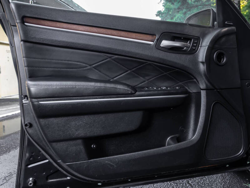 2016 Chrysler 300 C Platinum