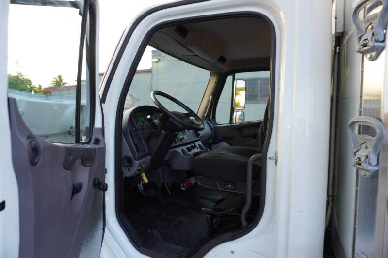 2018 Freightliner M2 106