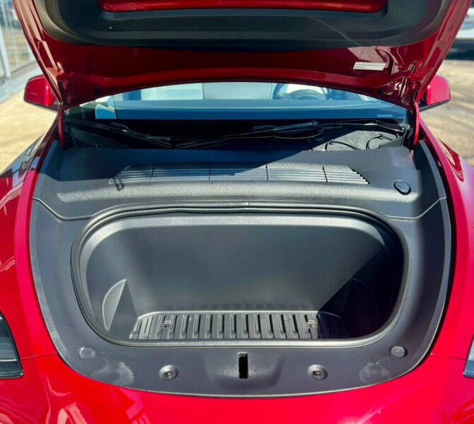 2024 Tesla Model Y Long Range