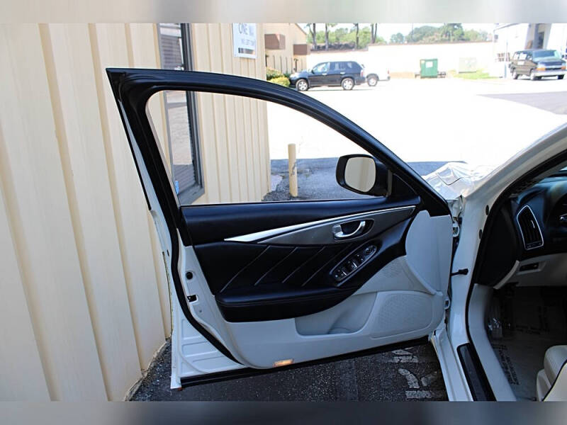 2017 Infiniti Q50 3.0T Signature Edition