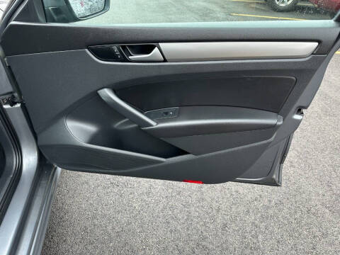 2015 Volkswagen Passat 1.8T Limited Edition