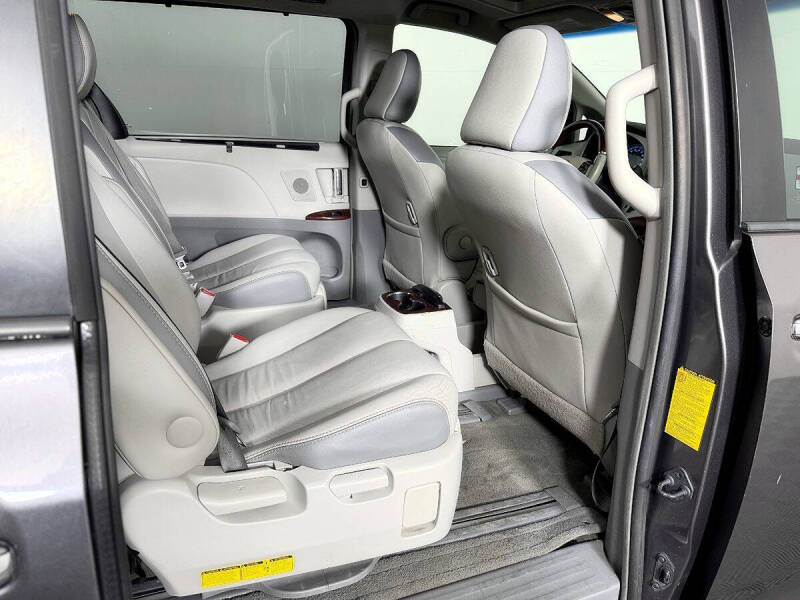 2013 Toyota Sienna