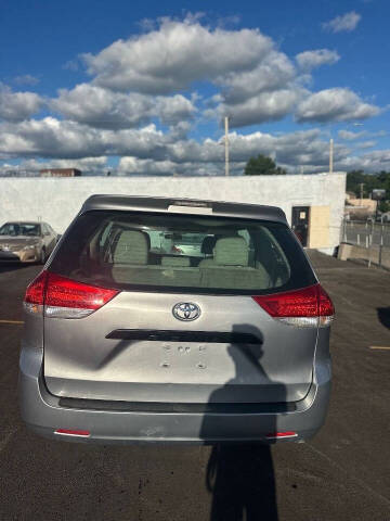 2013 Toyota Sienna L 7-Passenger