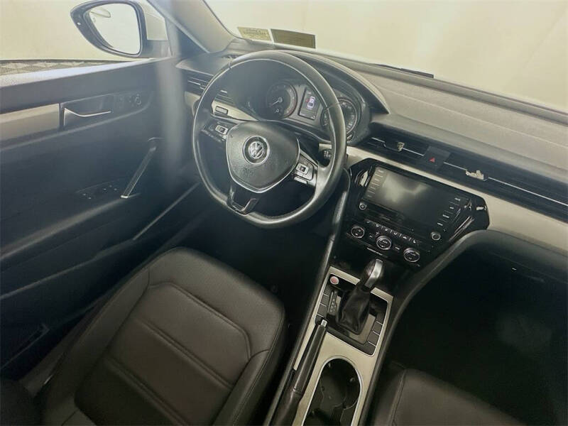 2022 Volkswagen Passat SE