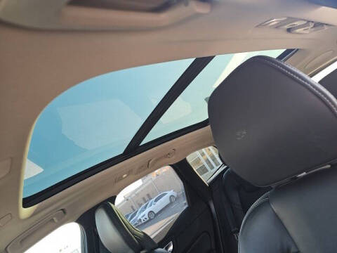 2024 Volvo XC60 B5 Ultimate Dark Theme