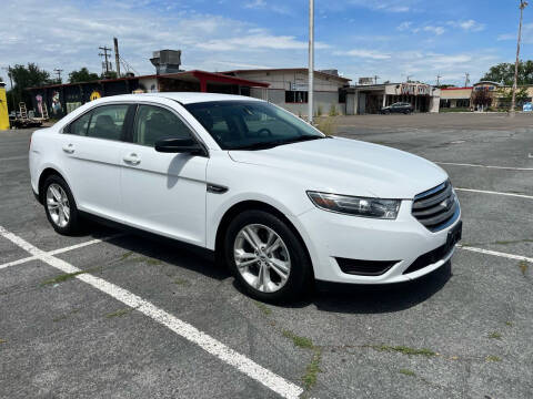 2017 Ford Taurus SE