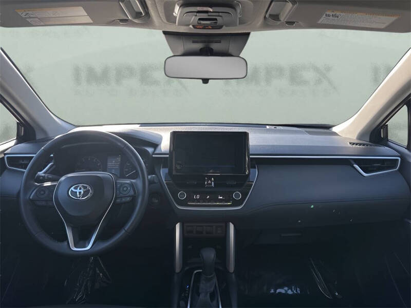 2025 Toyota Corolla Cross LE