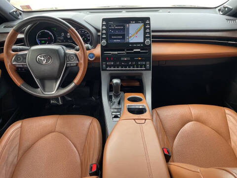 2022 Toyota Avalon Hybrid Limited