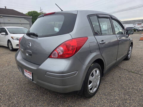 2012 Nissan Versa 1.8 SL